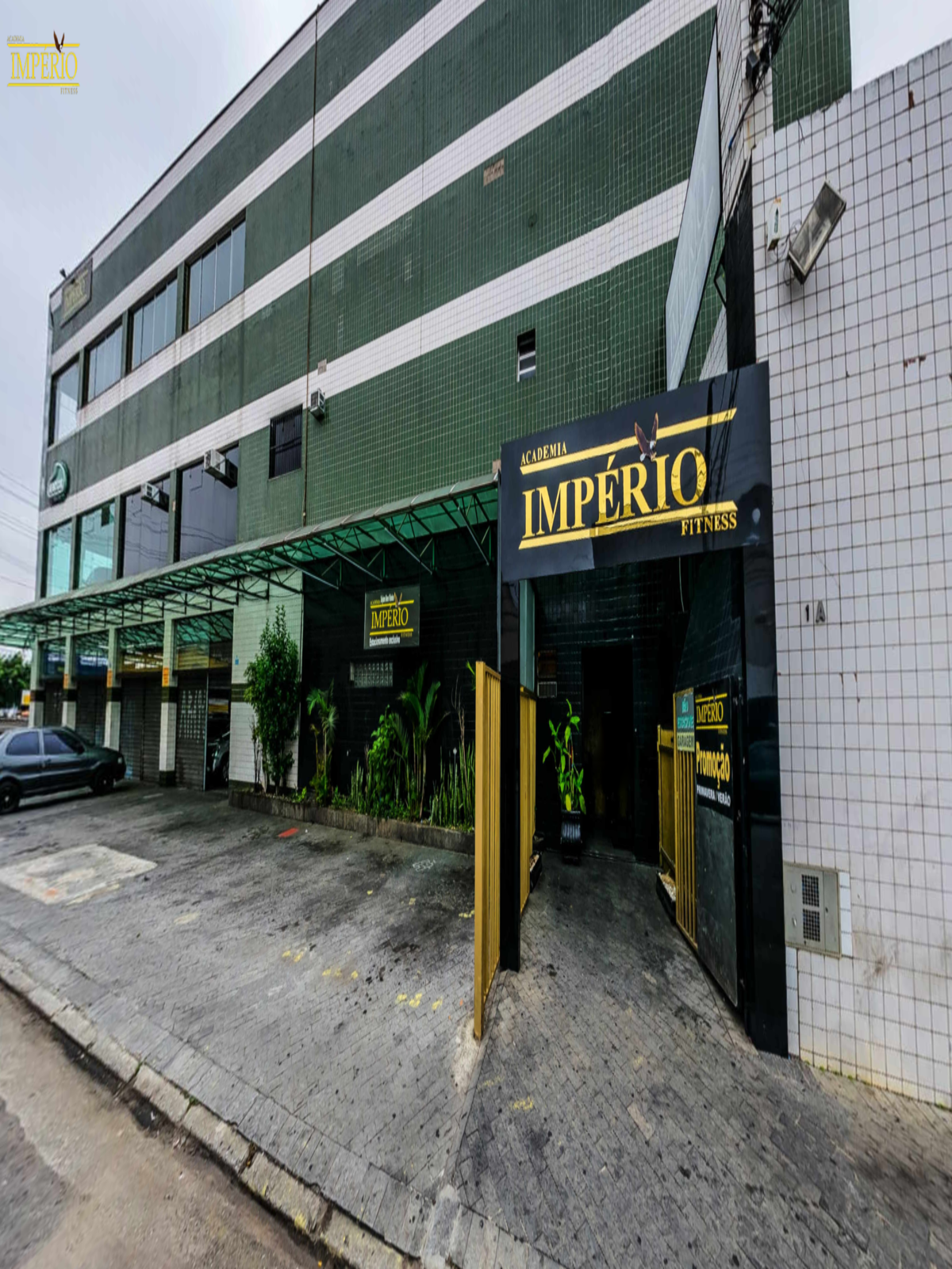 frente da academia